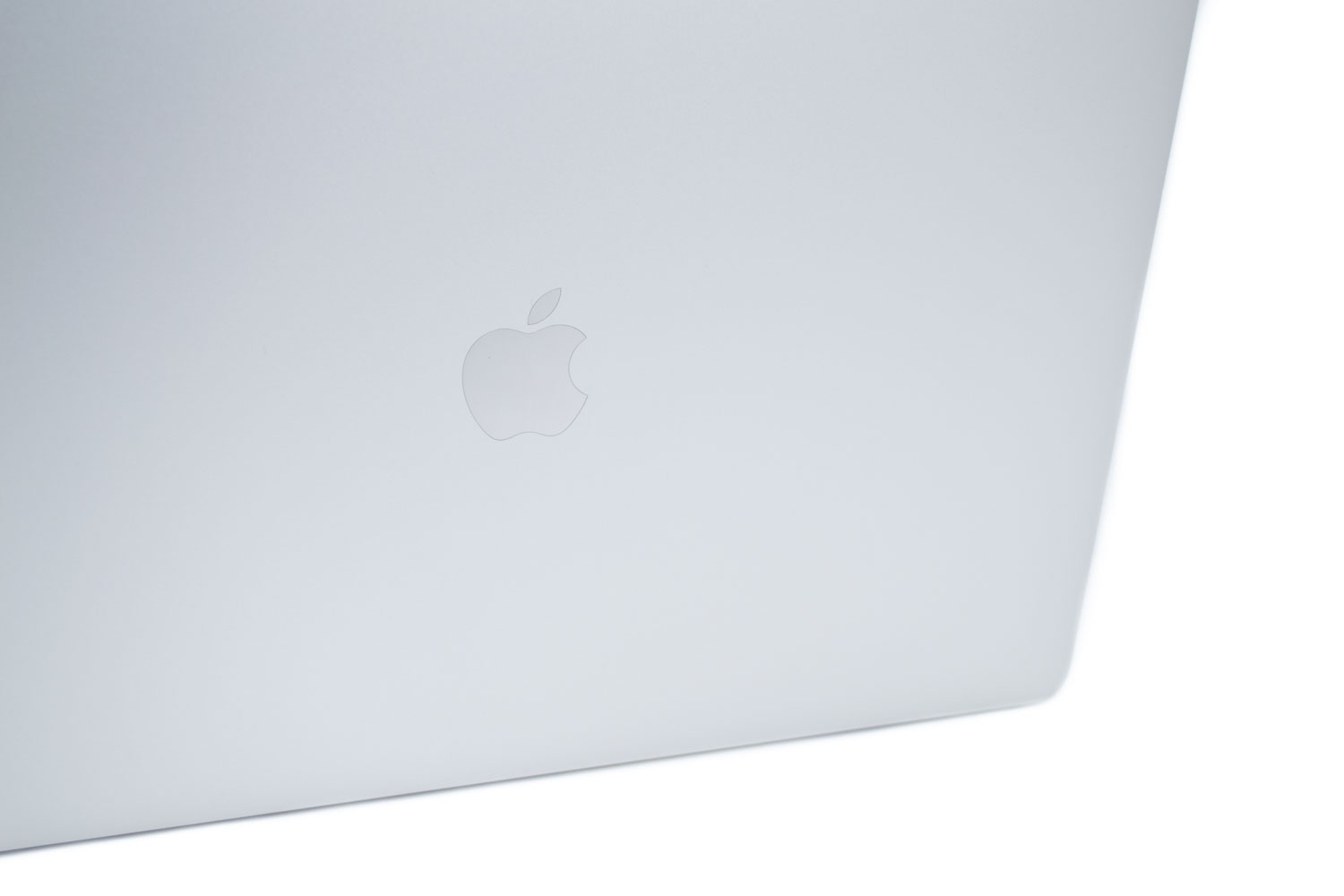 Apple MacBook Pro 15 2018 (15,1) i7-8850H 32GB 1TB silver QWERTY-UK gut