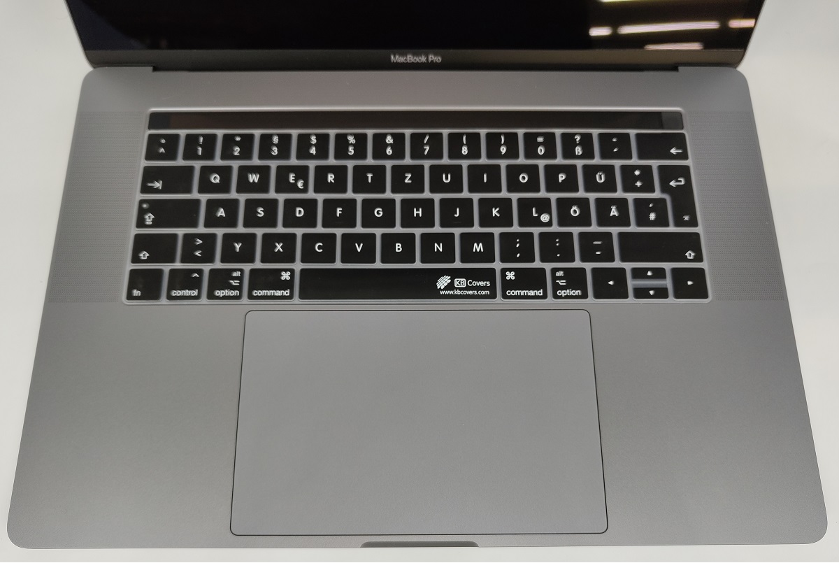 Apple MacBook Pro 15 (15,1) i7-8750H 16GB 500GB 15,4"  hervorragend