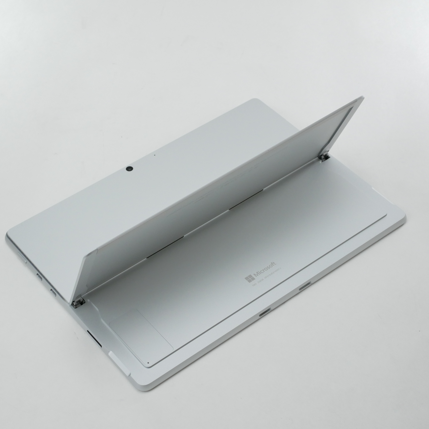 Microsoft Surface Pro 8 13"FHD (2021) i7-1185G7 16GB 512GB Win11 QWERTZ-DE hervorragend