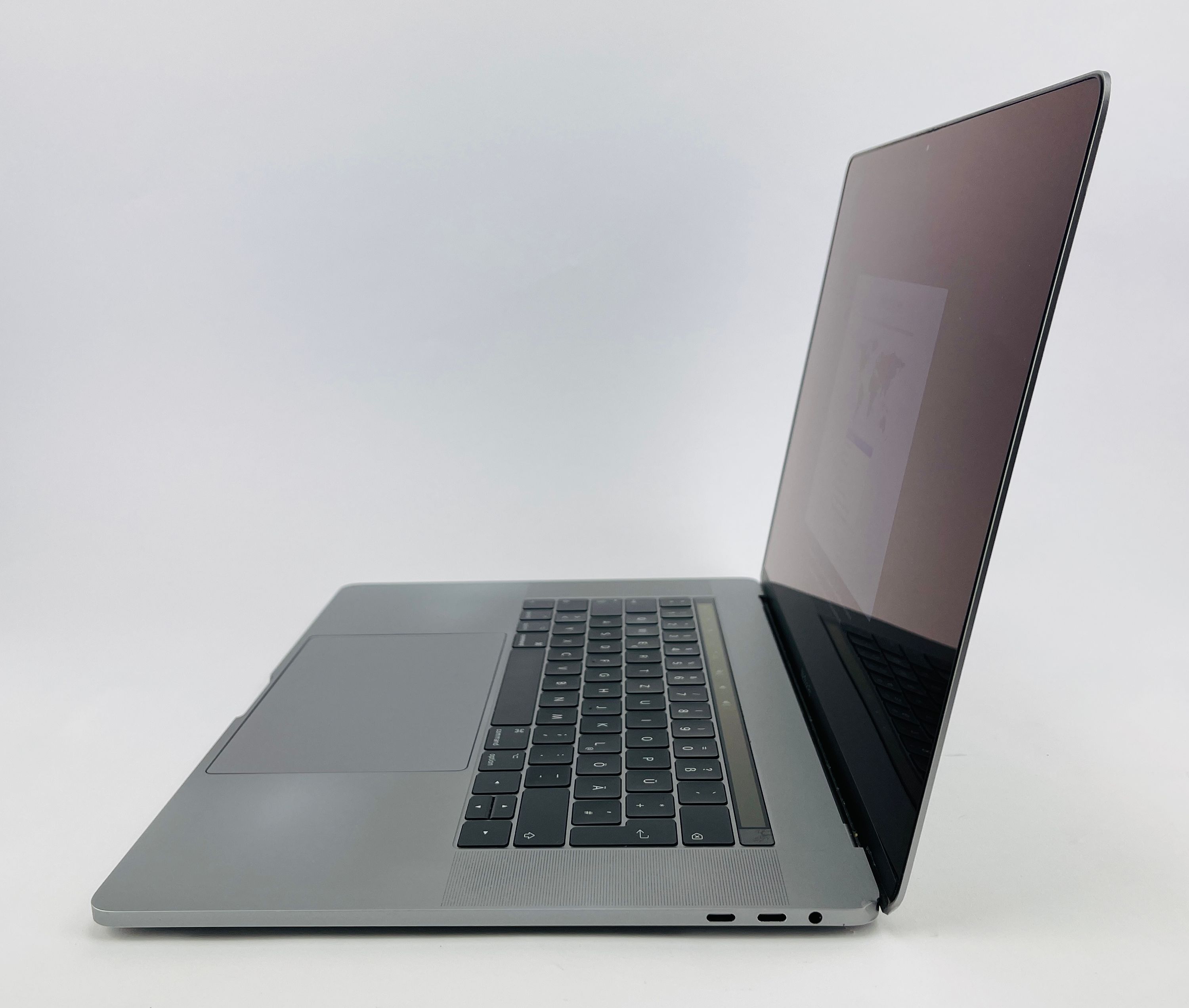 Apple MacBook Pro 15 (14,3) i7-7700HQ 16GB 500GB 15,4" QWERTY hervorrgend